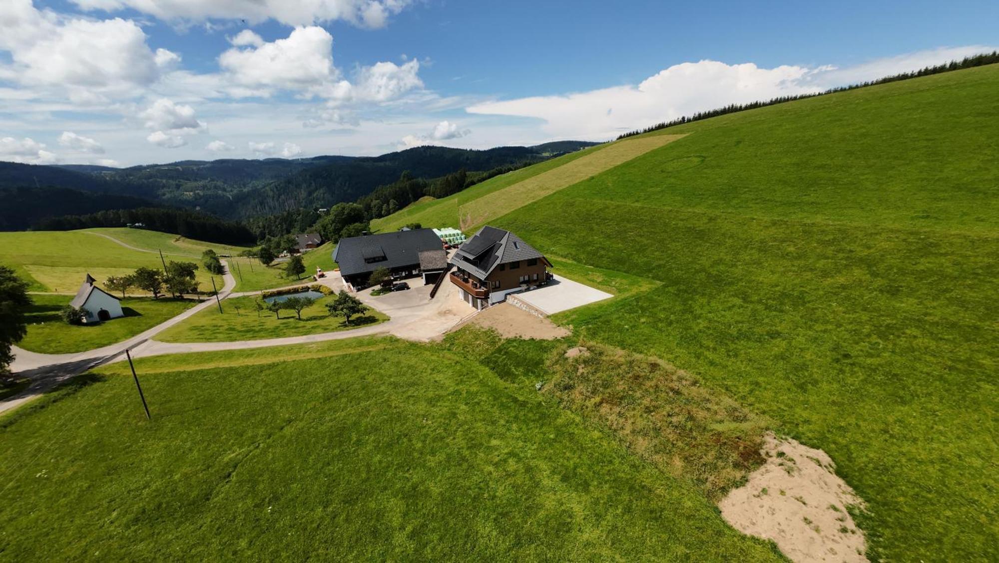 Kapellehof Ferienwohnungen Triberg im Schwarzwald Exterior photo