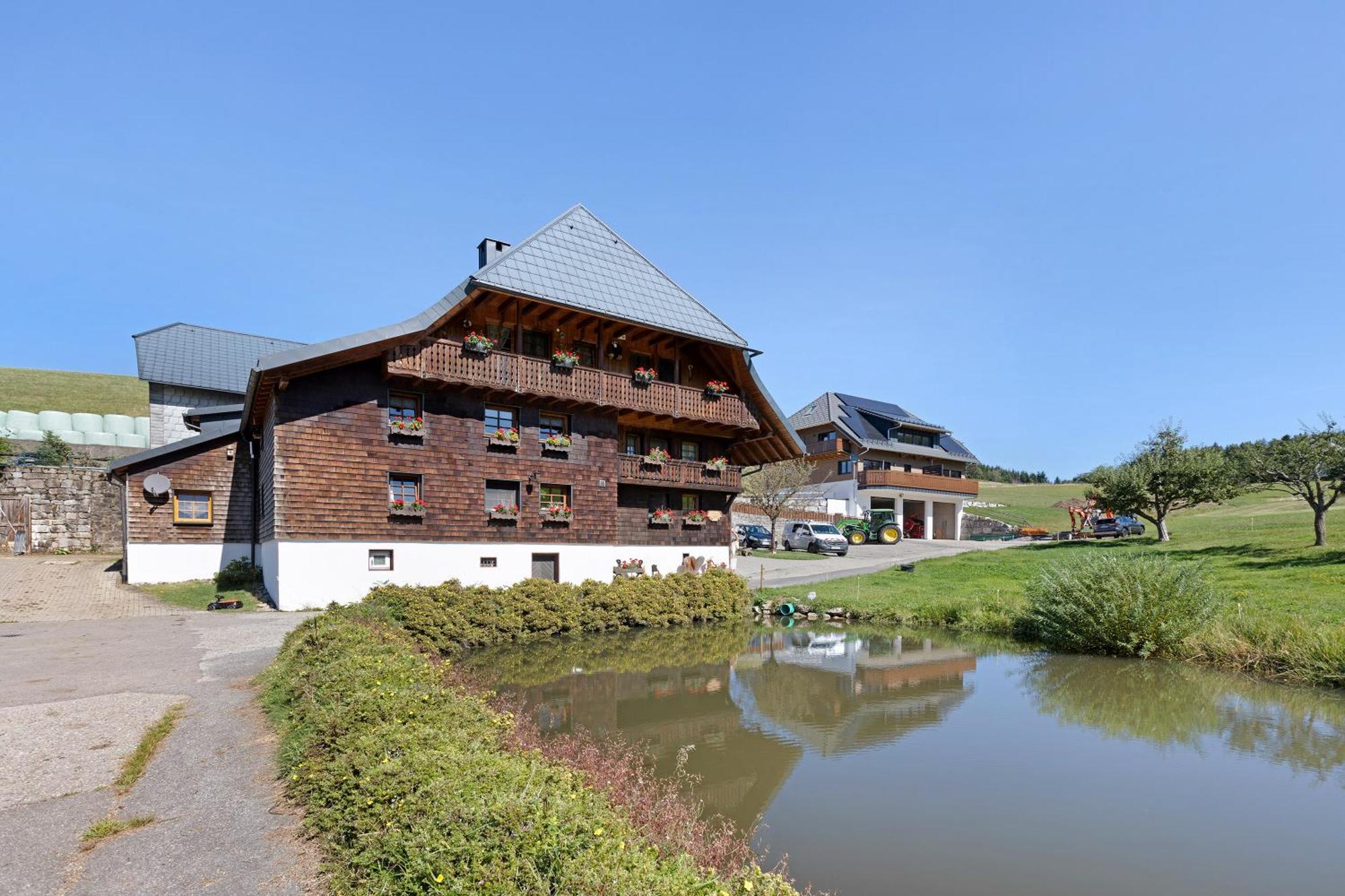 Kapellenhof Ferienwohnungen Triberg im Schwarzwald Exterior photo